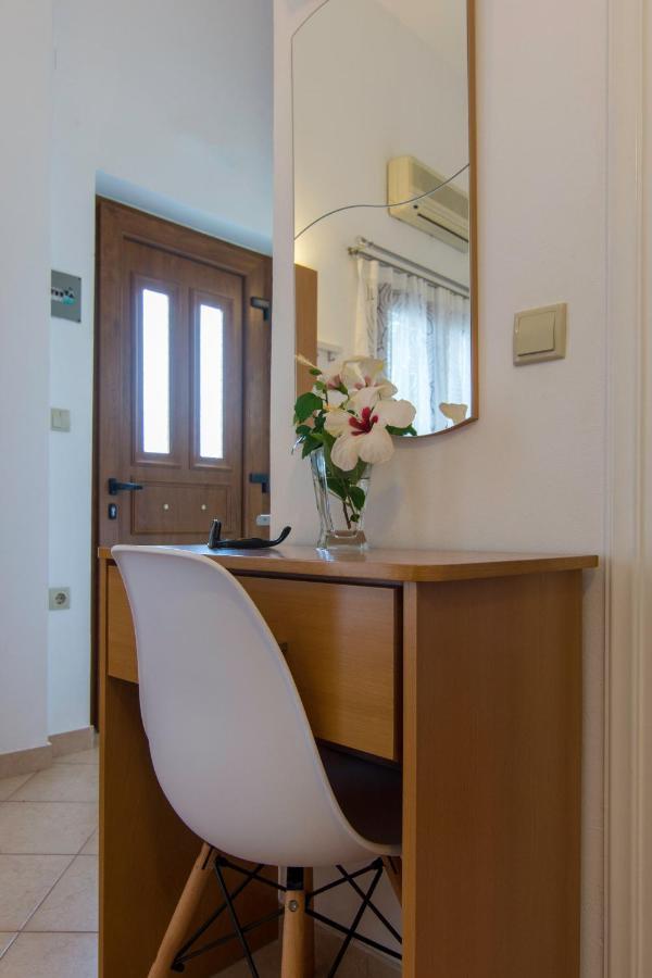 Natsios Apartments Vlachopoulatika ภายนอก รูปภาพ