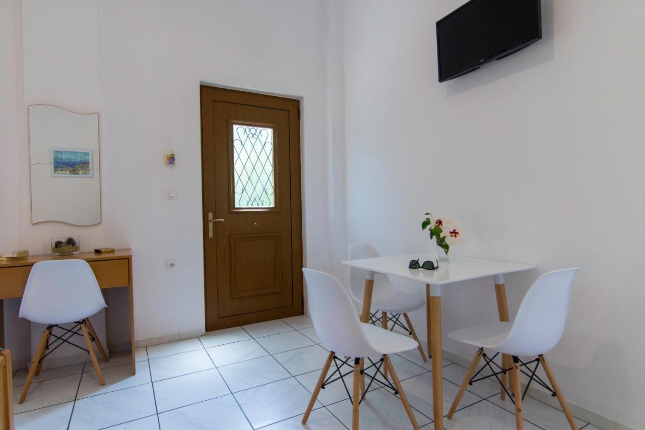 Natsios Apartments Vlachopoulatika ภายนอก รูปภาพ