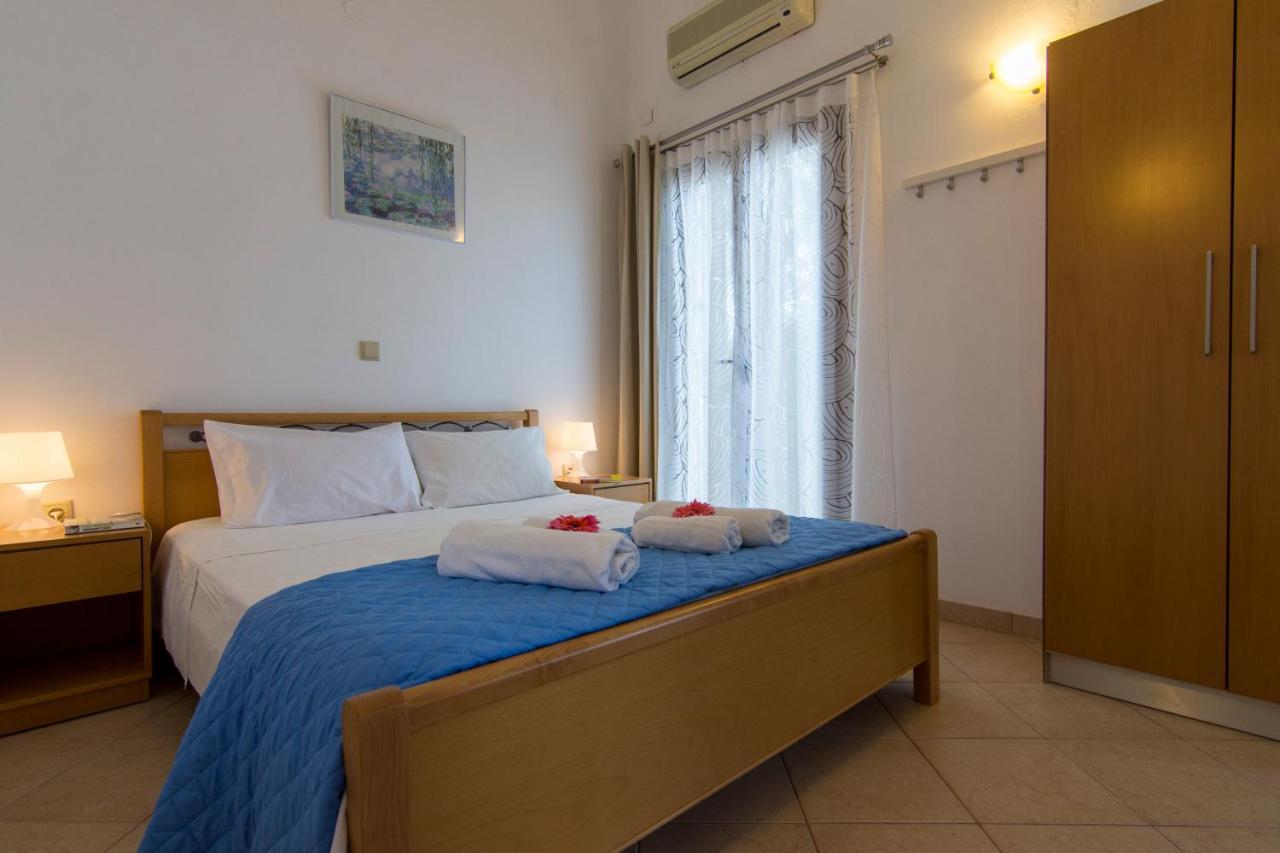 Natsios Apartments Vlachopoulatika ภายนอก รูปภาพ